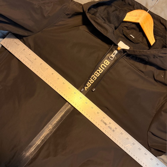 Burberry Nylon Raincoat EUC- US Size 14 OFFERS ACCEPTED - Picture 11 of 12